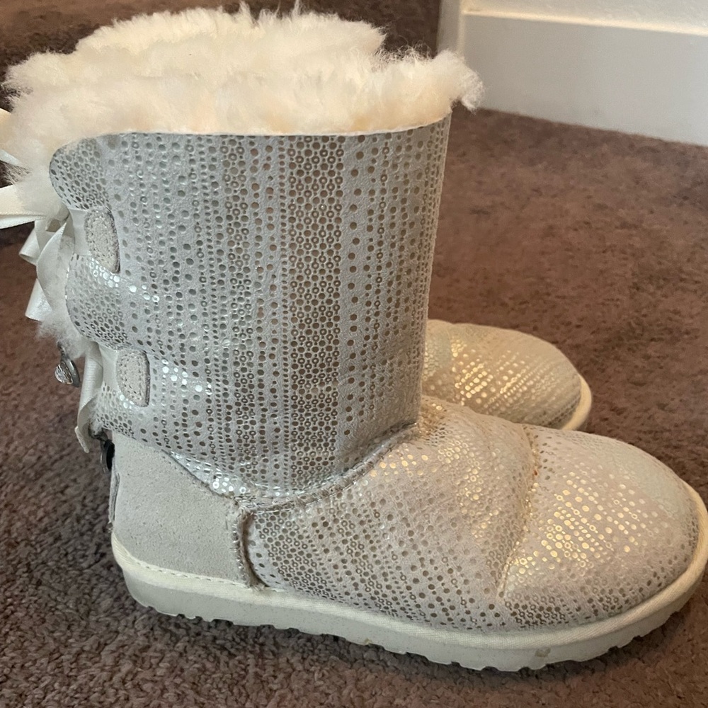Uggs silver size 6 with ties